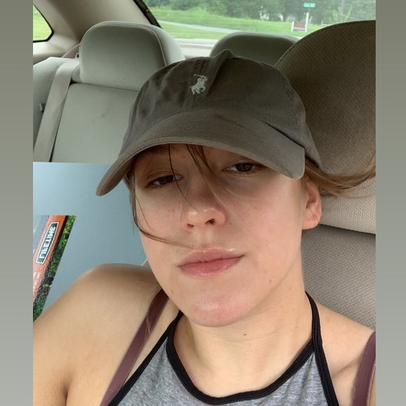 Meet your Posher, Sky - Picture 2 of 3